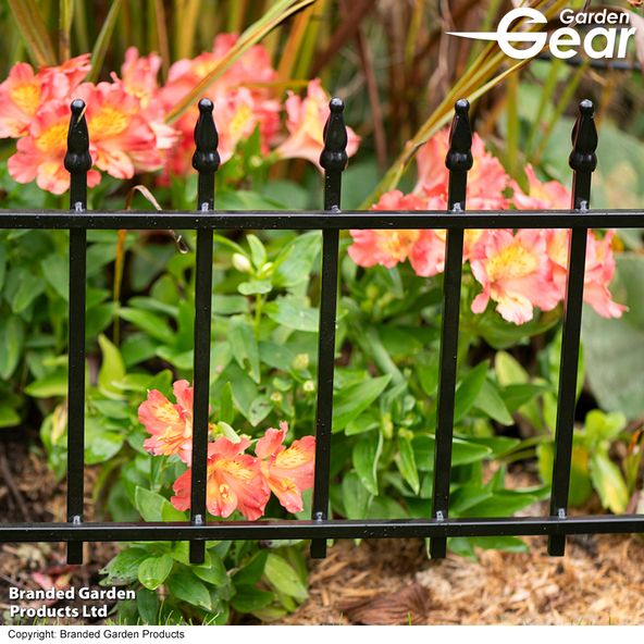 Garden Gear - Clarence Metal Finial Garden Border