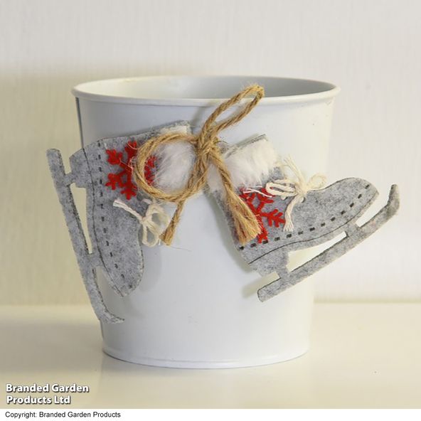 Cream Zinc Pot with Hanging Skates
